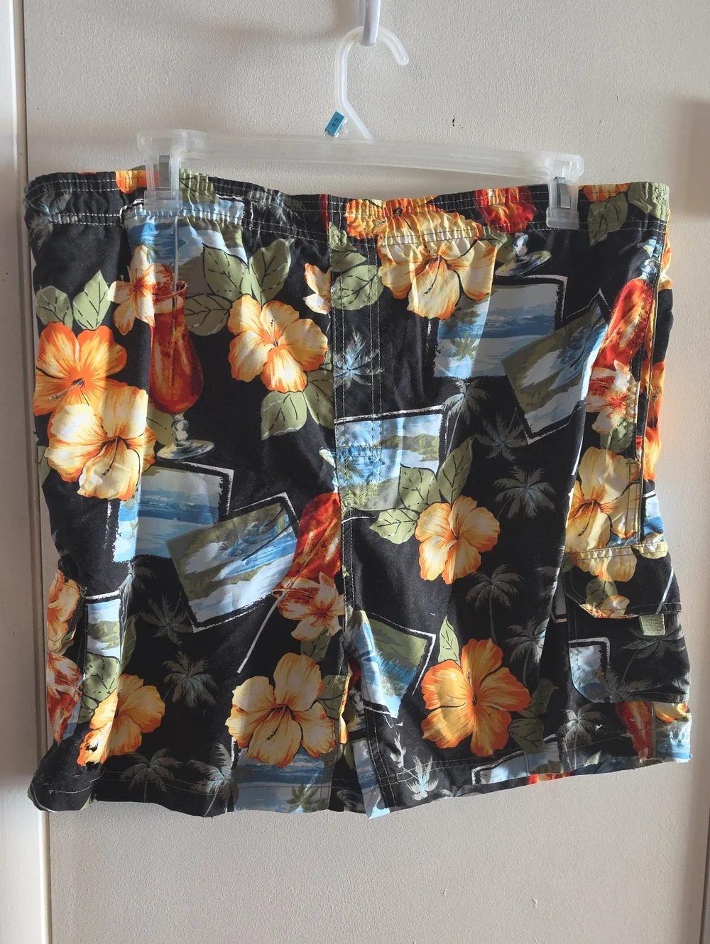 SAND IZ SUN Black Tropical Floral Hawaiian Swim Shorts Size 42W